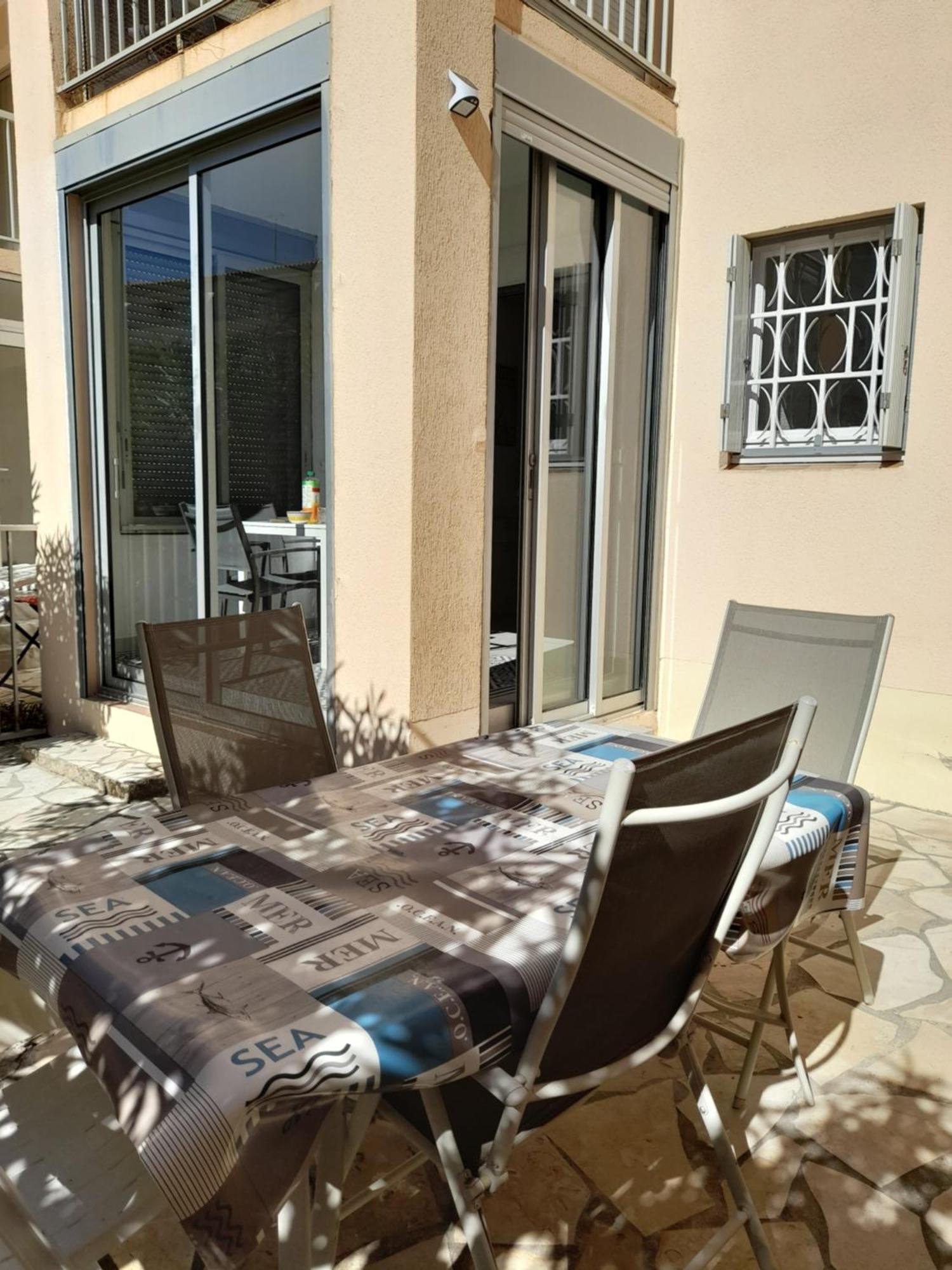 Climatise 200 M Parking Apartment *